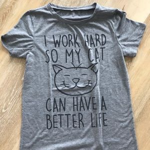 COPY - Grey t shirt, like new, cat